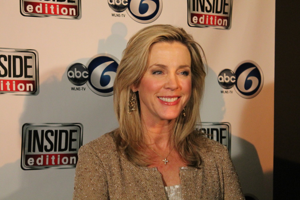 SHE’S A STAR: Deborah Norville, host of the primetime newsmagazine show, “Inside Edition,” posed for photos at an ABC 6 event in Providence last week.